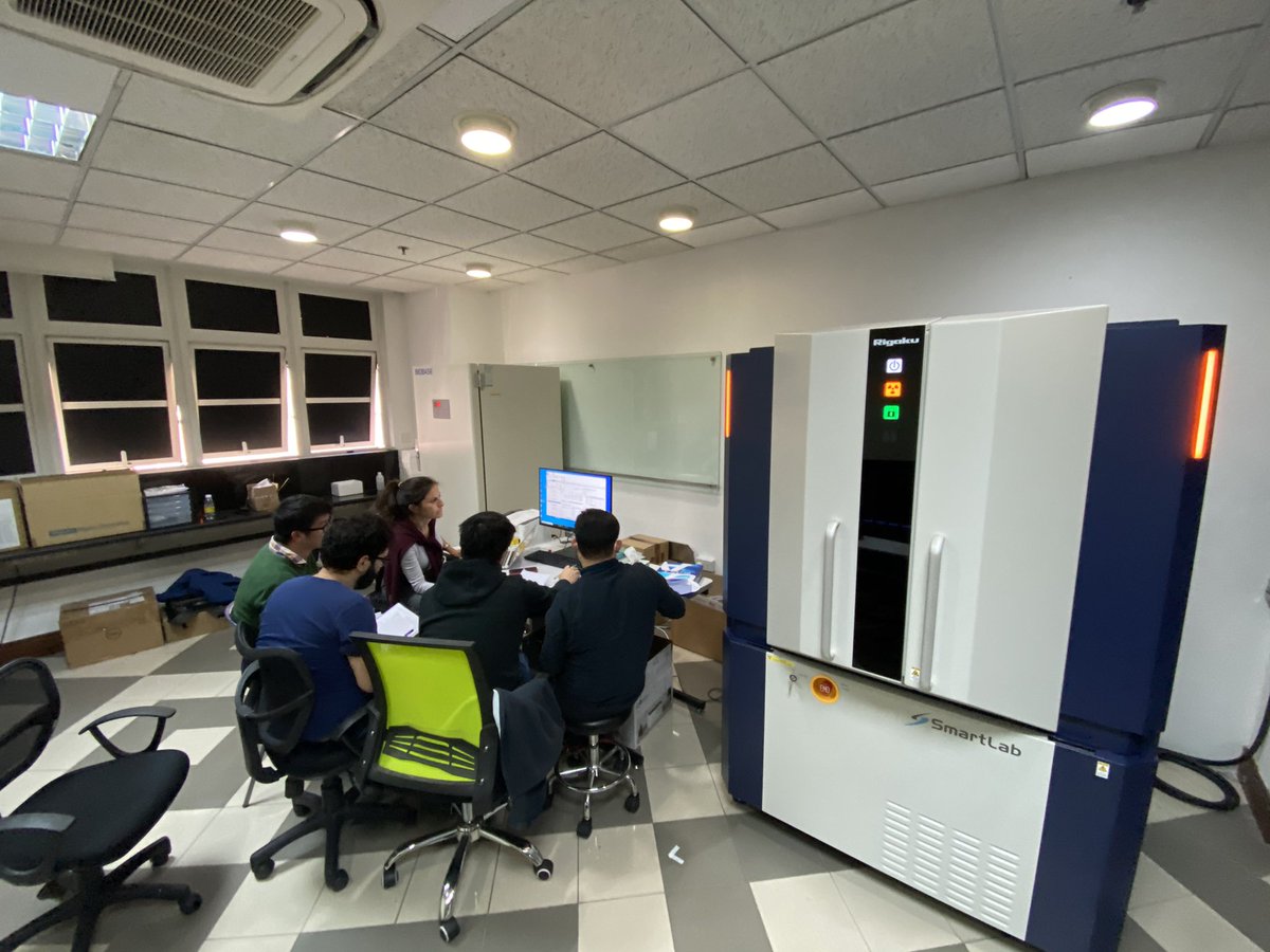 IseUsj's tweet photo. New X-Ray Diffractometer in the lab (#iseusj)! After one year waiting due to #CoViD19 limitations, we can finally run #XRD analyses in the lab. Thanks to the Macao Science and Technology Development Fund - #FDCT.
#usjmacau #reserachmacau #sciencemacau #mineralogy #research https://t.co/Nt4l53N5hi
