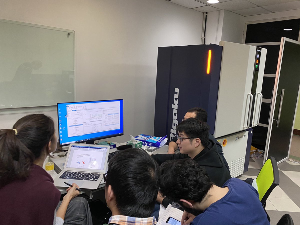 IseUsj's tweet photo. New X-Ray Diffractometer in the lab (#iseusj)! After one year waiting due to #CoViD19 limitations, we can finally run #XRD analyses in the lab. Thanks to the Macao Science and Technology Development Fund - #FDCT.
#usjmacau #reserachmacau #sciencemacau #mineralogy #research https://t.co/Nt4l53N5hi