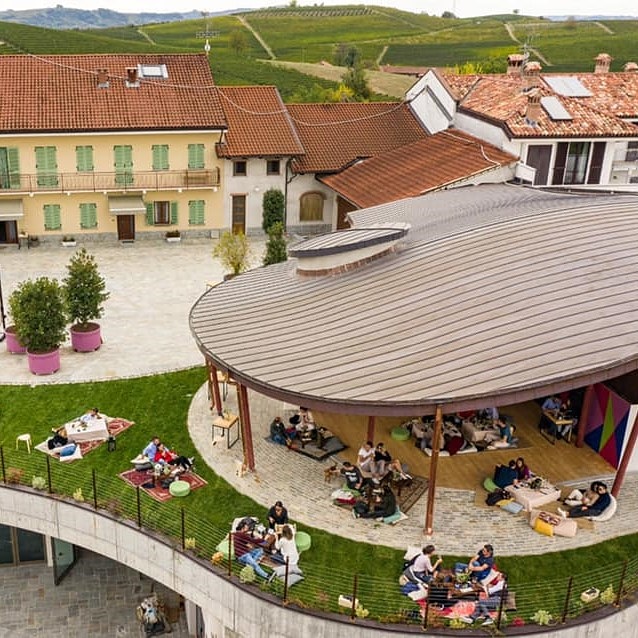 Not Thursday anymore, but as we #flashbackfriday or #fbf (similar, and indeed a precursor, to #tbt, here is a throwback, eh, flashback to a tasting in Verduno, with Francesca and Diego, in their new winery #diegomorra #barolo #monvigliero #winetravel #verduno #pelaverga