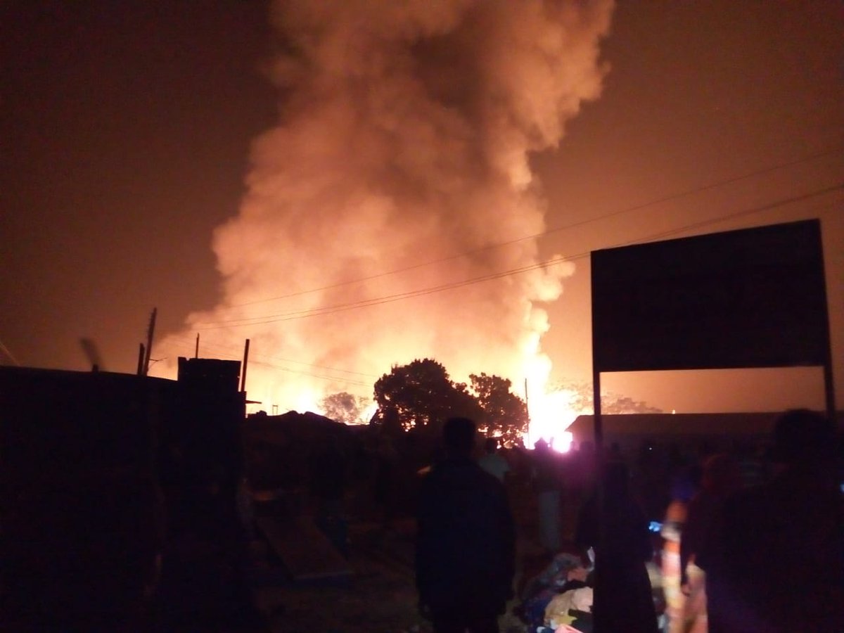 ACTforHumanity's tweet photo. Innalillahi Wa Innailaihi Rojiun
Kebakaran hebat menghanguskan ratusan kamp pengungsian Rohingya di Cox's Bazar, Bangladesh, pd Kamis (14/01). Api yang bergerak cepat menghancurkan seluruh Blok E di kamp pengungsi Nayapara, Cox's Bazar
#LetsHelpRohingya
https://t.co/JO6uUJ7C8n https://t.co/CB6DQFTWMC