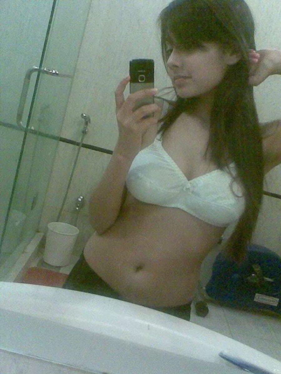 lovelord_1234's tweet photo. #indianslut #indianswinger #sexy #clevage https://t.co/MwvnCP7Nbj