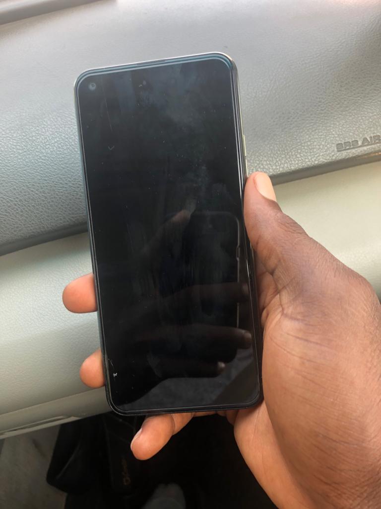 On getting there, my friend took over the speech on my behalf and began to bargain as I sat there looking, he bargained till almost 10k was removed from the initial amount and that was how I was able to secure this phone.