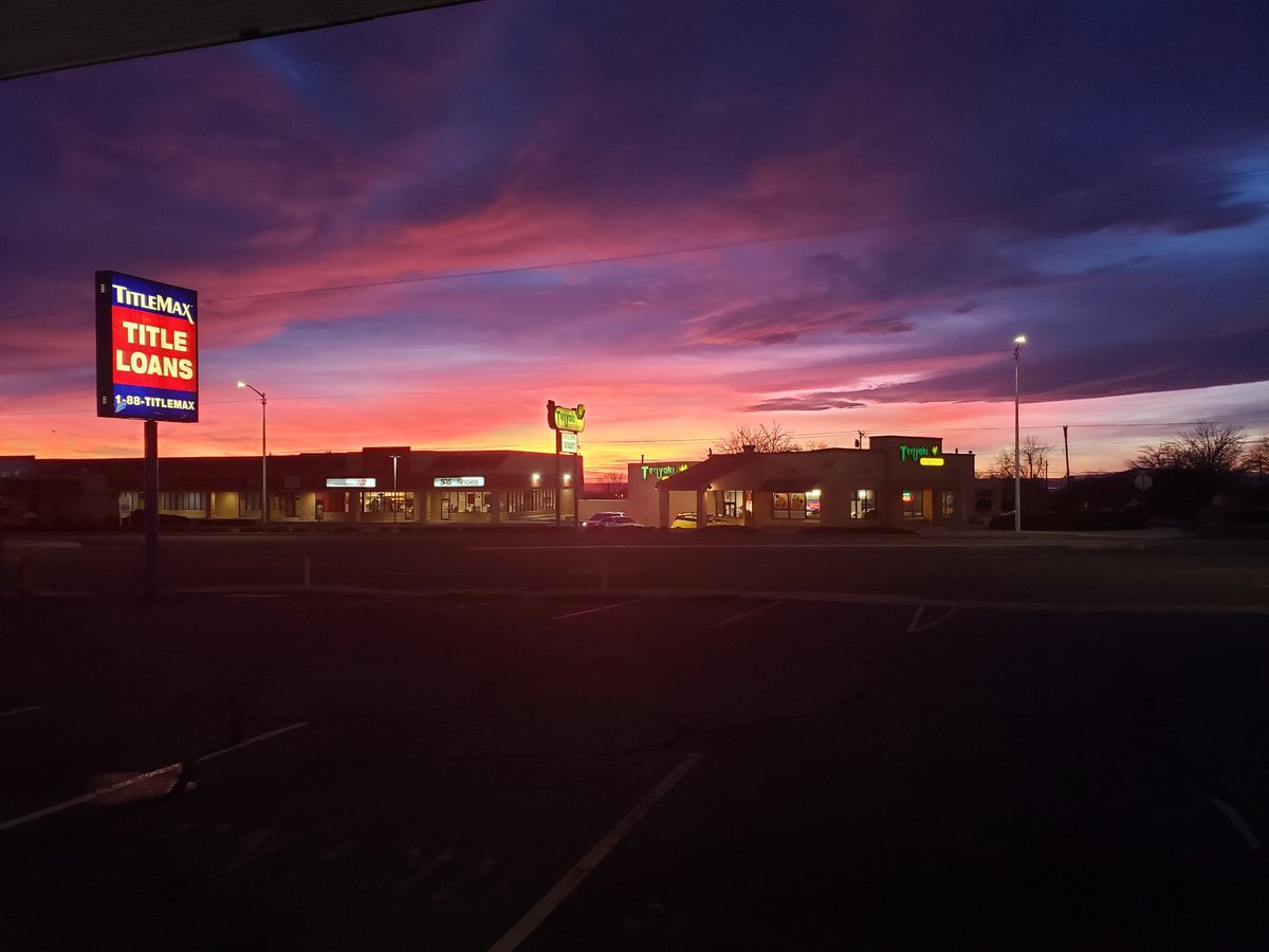 gonzrepocc's tweet photo. Sunsets in Albuquerque are AMAZING! Loving the NEW pole sign at ABQ3!
@NM_151_Pat https://t.co/UsPg2lWy69