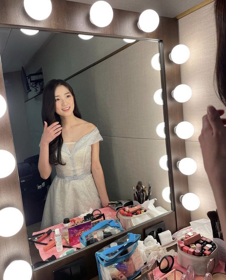 Mirror, mirror, on the wall, aren't I the fairest of them all?