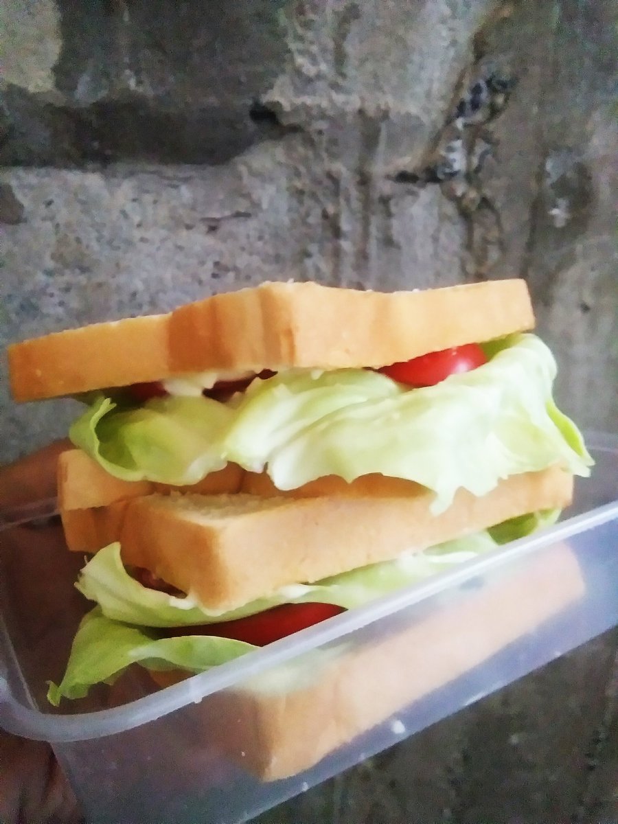 jimagine1989's tweet photo. Homemade Sandwich by me ππ
#SimpleSandwich
#Nagutom https://t.co/Tv3NfNVms8