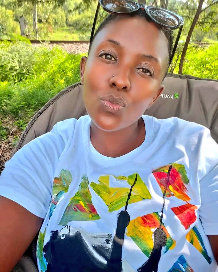 GorgeousShoeLa's tweet photo. Happy friyay! Thank you for the hookup @Cayisoh i love it❤ https://t.co/tmpUAPIsiK