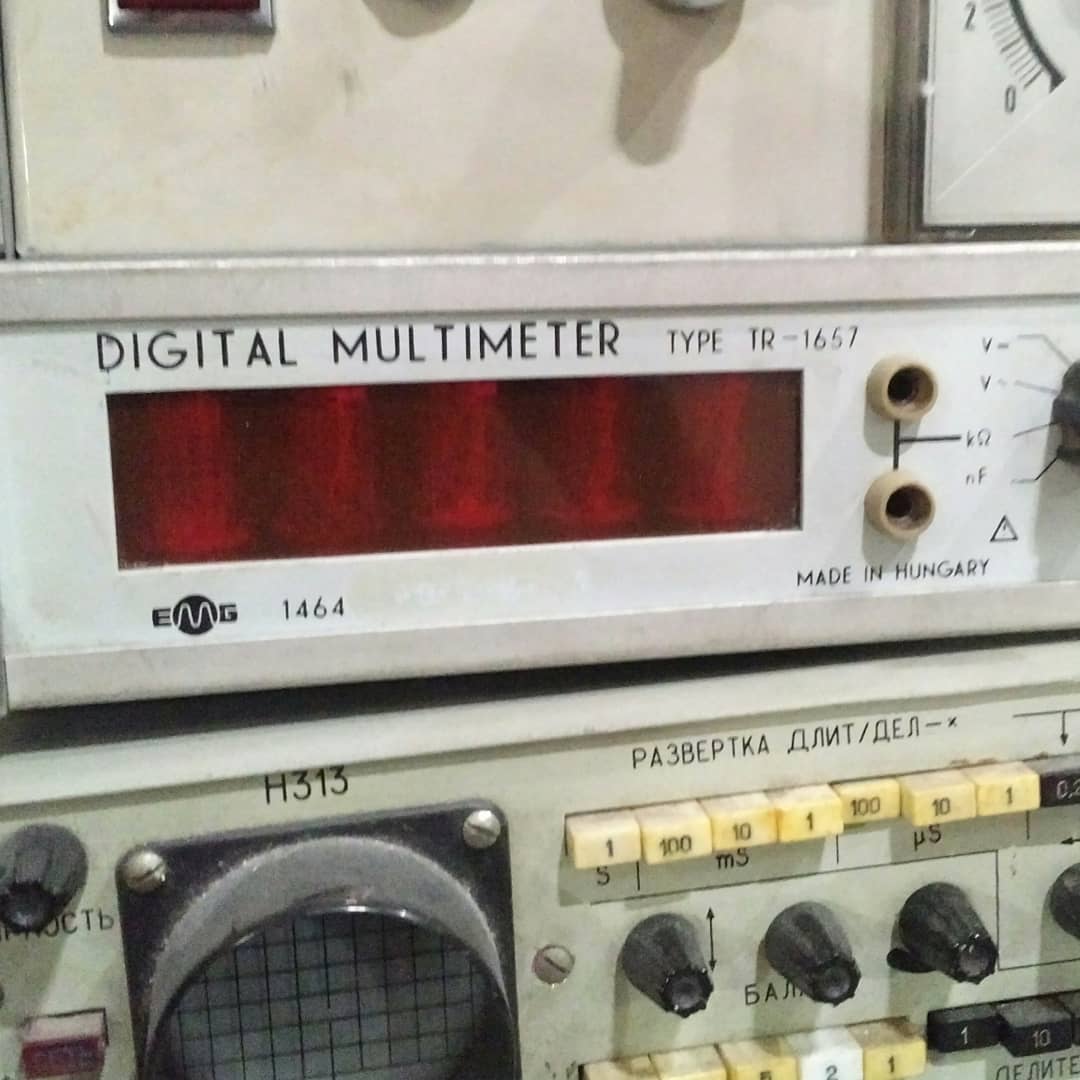tamhanna's tweet image. Some #vintagetestequipment at #hackbudapest. Hungary was responsible for many #multimeter designs during the #sovietunion, and also had a long running partnership with #goerzelectro of Vienna on the production of #Unigor #multimeters. Their version…

📸 instagram.com/p/CKDpRRijWvF/