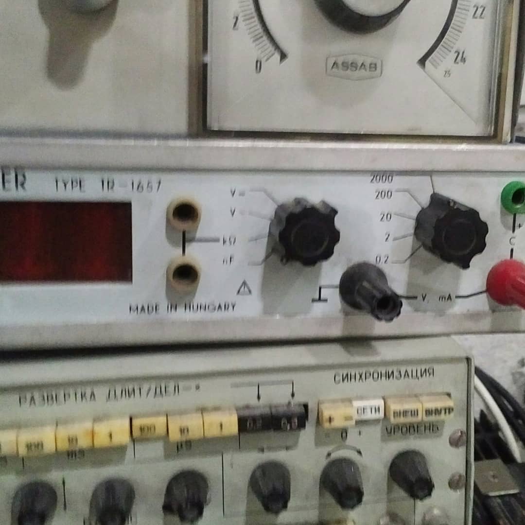 tamhanna's tweet image. Some #vintagetestequipment at #hackbudapest. Hungary was responsible for many #multimeter designs during the #sovietunion, and also had a long running partnership with #goerzelectro of Vienna on the production of #Unigor #multimeters. Their version…

📸 instagram.com/p/CKDpRRijWvF/