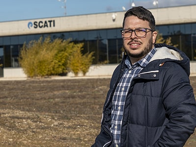 SCATI_Spain's tweet photo. Os presentamos a Ernesto Casas la nueva incorporación al equipo de la Región EMEA. #SCATI.

Técnico Superior en Ingeniería de Computación, Ernesto cuenta con una amplia experiencia en tecnología IP y redes estructuradas y se incorpora como Presales Engineer. https://t.co/dHhzFEQ75S