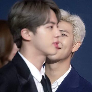 THIS IS THE PRETTIEST NAMJIN PHOTO SEQUENCE! FIGHT ME  