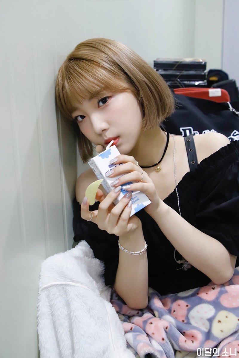 foryeojn's tweet photo. #YeoJin #여진 @loonatheworld https://t.co/ihHIhR8o1j