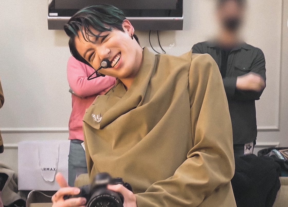 cries jungkook’s smile