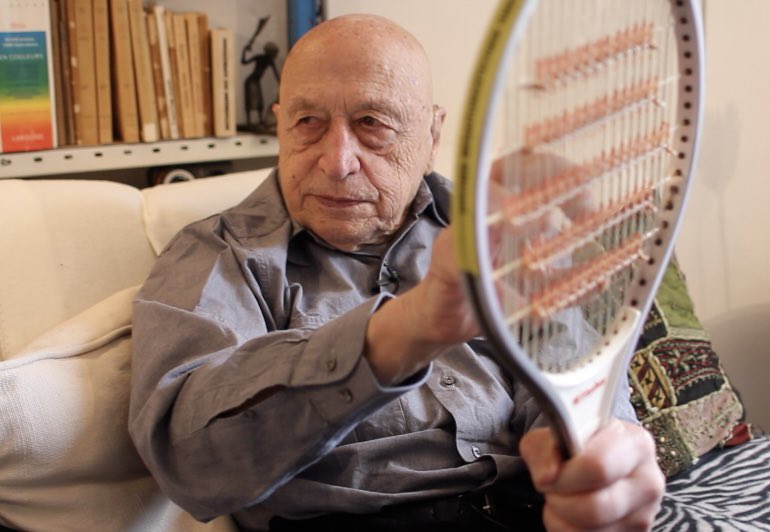 spaghettiracket's tweet photo. The late, Guy de Kermedec, who was charged by the ITF to write the new rule for the tennis racket, called the Spaghetti racket 'a fabulous miracle'. Although he had sympathy for Werner Fischer, his loyalties, he said, were to tennis and to protecting the game. #spaghettiracket https://t.co/DQfv9EmFDO