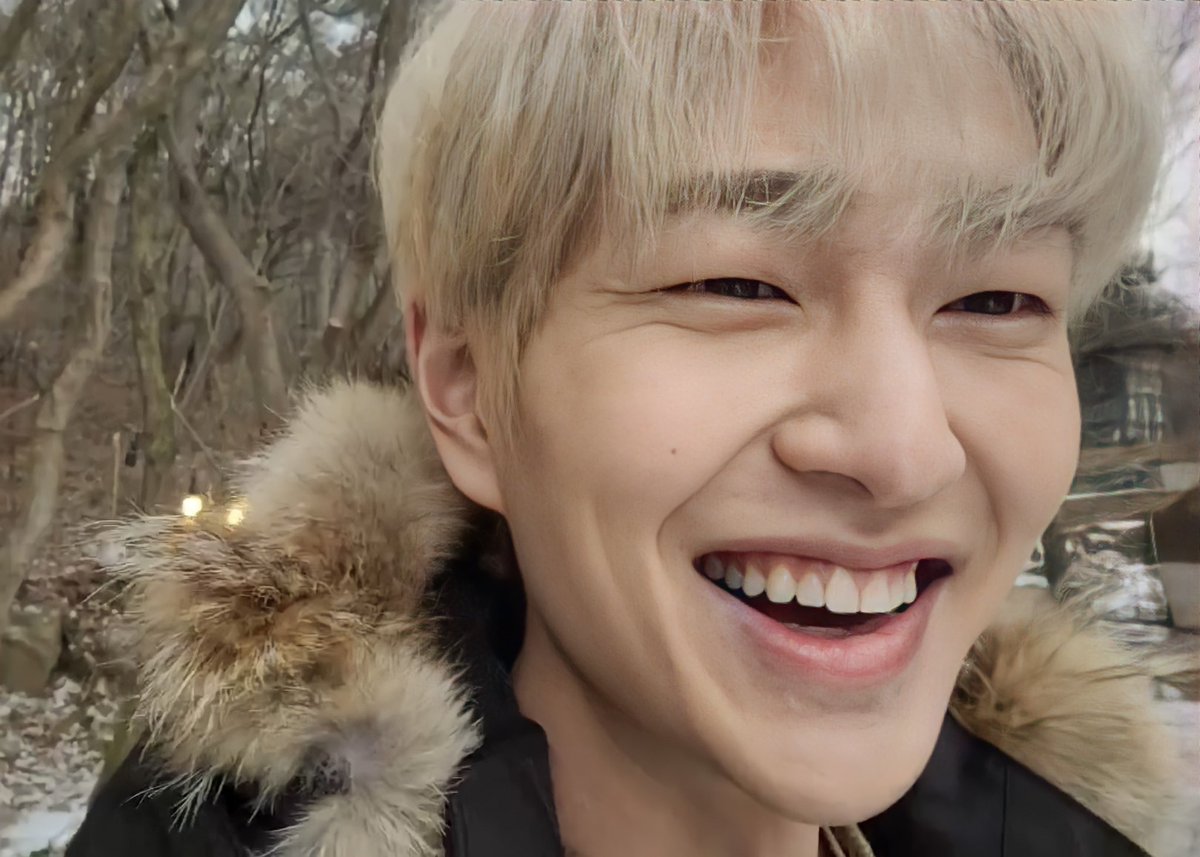 daintysunshine1's tweet photo. 210115 Onew Vlive HD Photo (1)

So handsome! 😍
@SHINee 
#SHINee #ONEW https://t.co/rapwnmb48G
