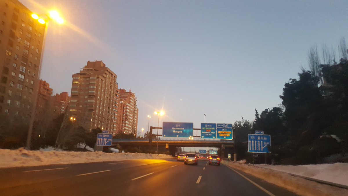 JostoMaffeo's tweet photo. ❄⛄ -6 °C   #MADRID retoma pulso, lenta, progresivamente y sin parar. 

Entre #pandemia y #OlaDeFrío post #tormentaFilomena, todavía nos queda... 

¡Buenos días! ☕ 👋 https://t.co/TTpAuGU1UF