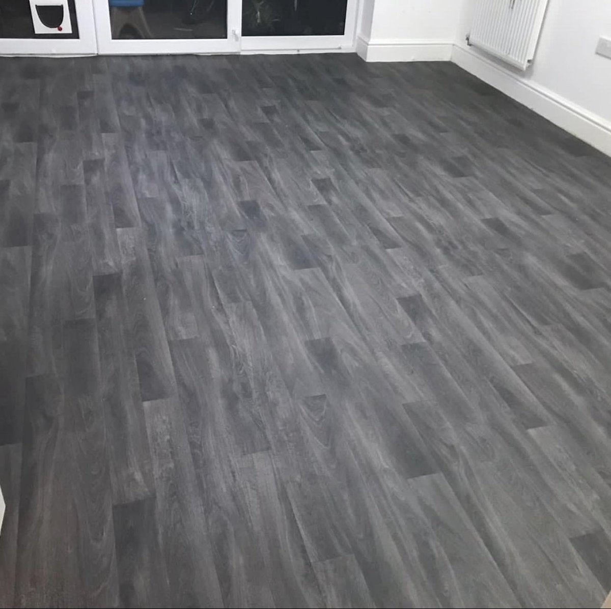 Living area and Hallway Transformation ✅

Brand: Tarkett 
Range: Goliath 
Wear Layer: 0.30mm
Colour: French Oak Anthracite 

We had provided a solution for a family which required a tough, practical, hygienic and modern vinyl which was hardwearing, waterproof and easy to clean.