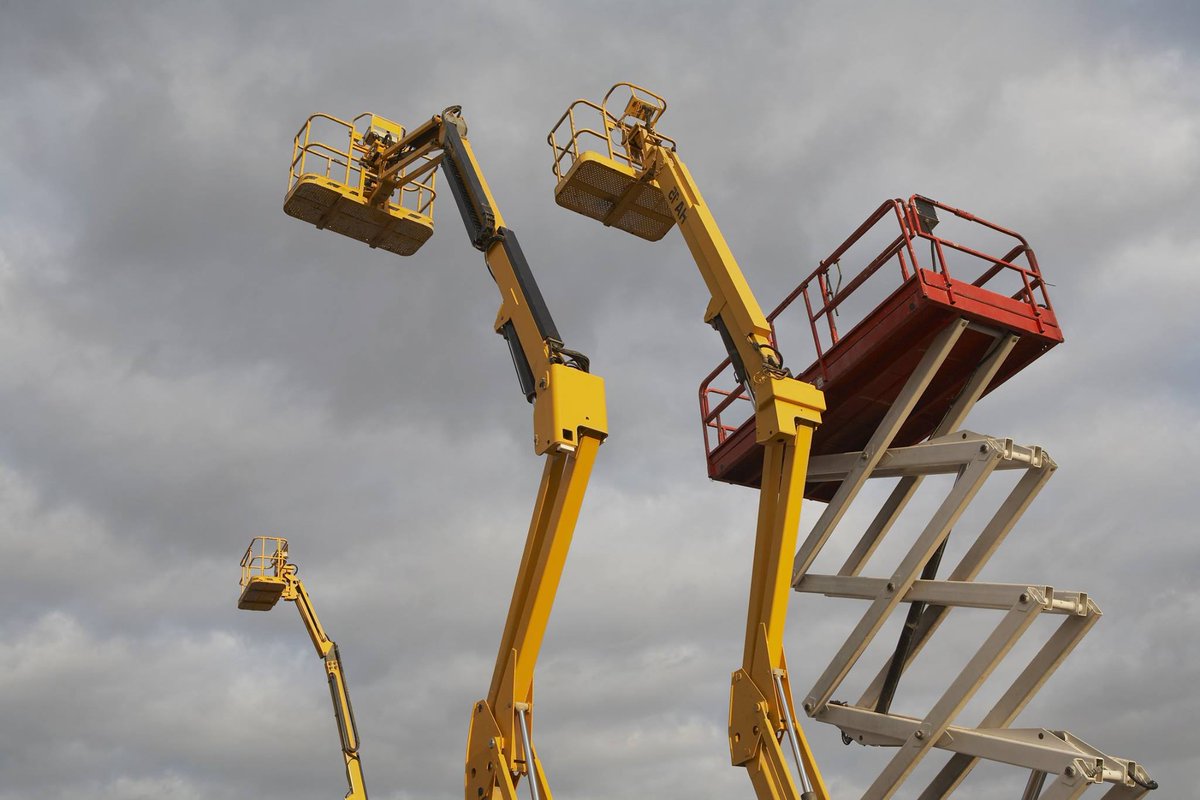 GruasBarea's tweet photo. Servicio de Alquiler de #PlataformasElevadoras de todas las variantes y alturas, alcanzando hasta los 41 metros. Nuestro servicio de alquiler está dirigido tanto a particulares como a #Empresas.
Infórmate sin compromiso.
➡️ https://t.co/J73RJWSGMH
📞 902 404 902. https://t.co/cR46q3Nkkb