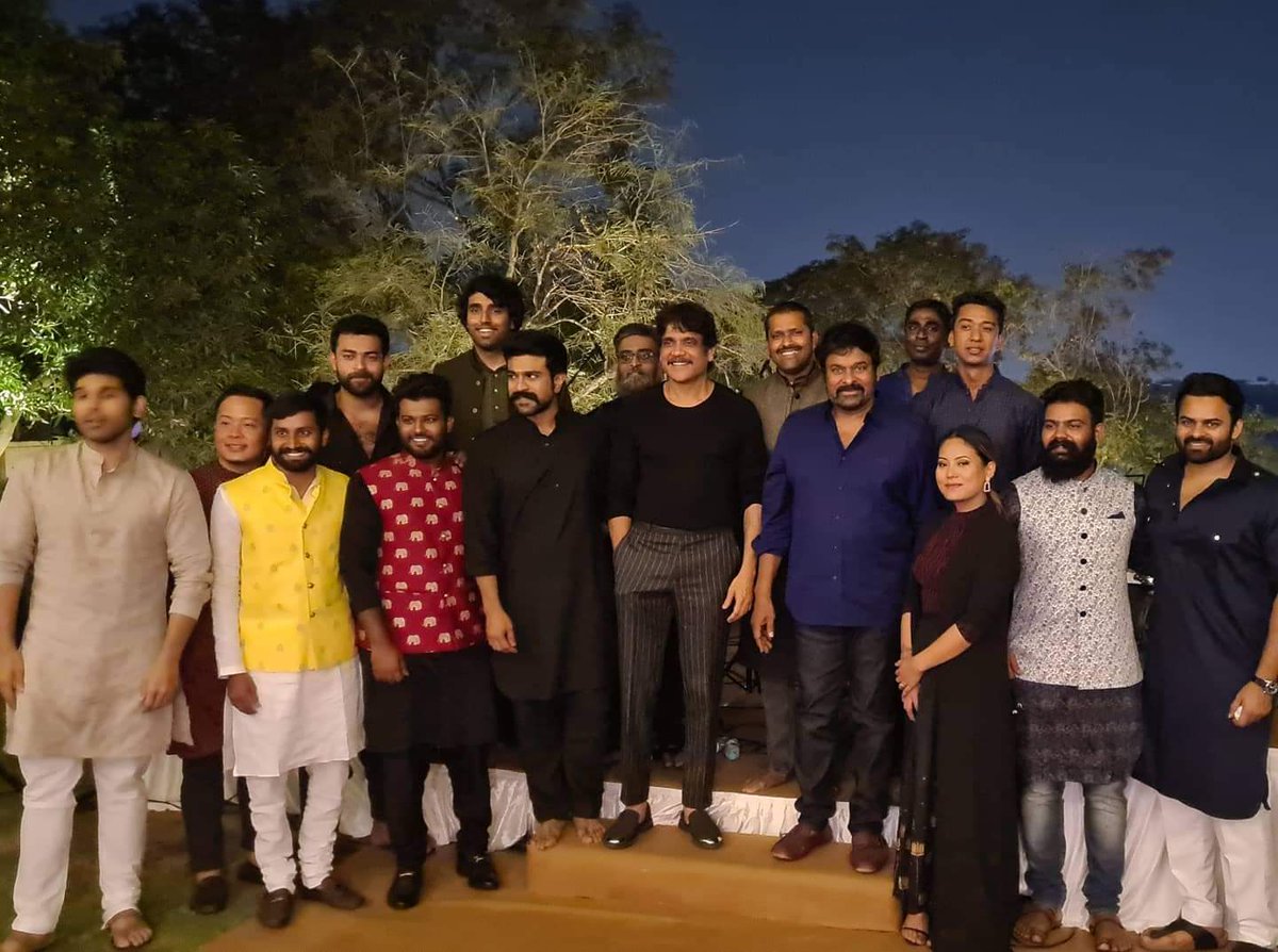 SaiDharamTej_FC's tweet image. #MEGA get together on festive day. 

@KChiruTweets, @iamnagarjuna @AlwaysRamCharan @IamSaiDharamTej @IAmVarunTej @vaishnavtej @AlluSirish

#Sankranthi2021