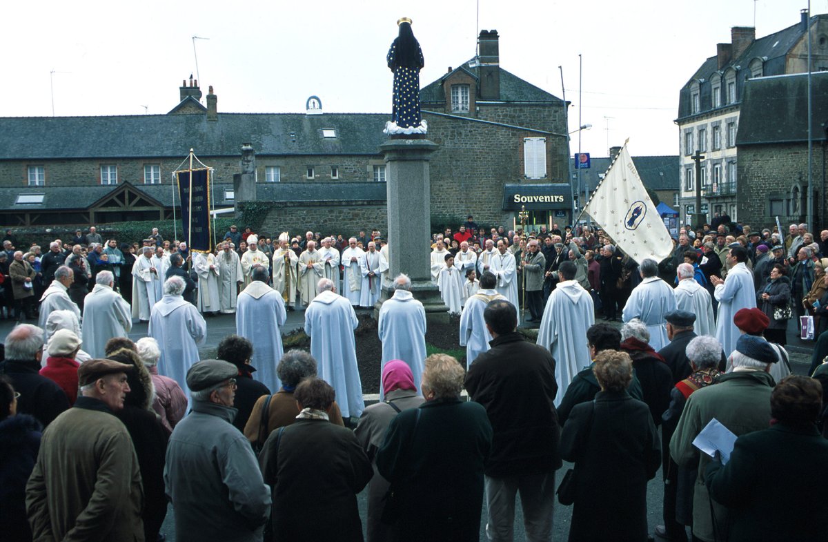 [PODCAST] 🎙️ Le sanctuaire de Pontmain célèbre les 150 ans des apparitions de Marie ➡️
cutt.ly/3jE2KMk
#LaMatinaleRCF #Pontmain #Sanctuaire #Religions #Anniversaire