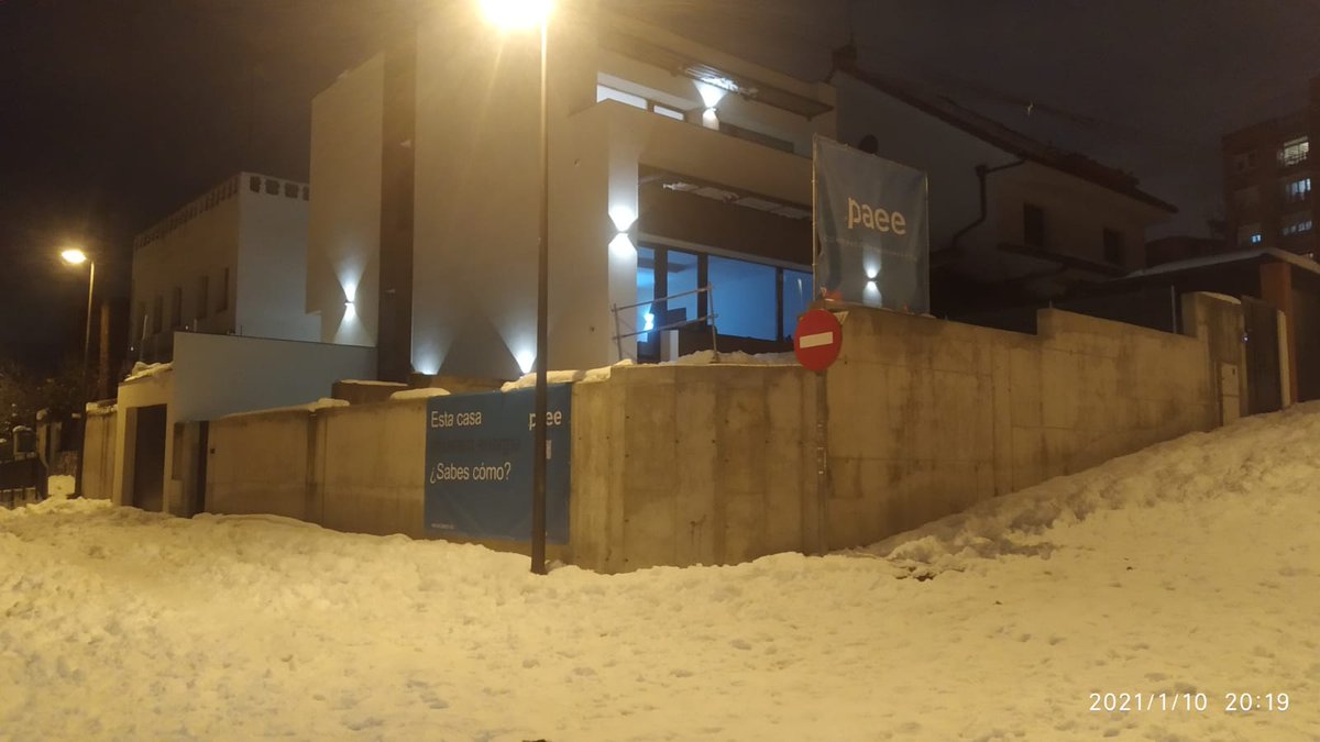 Este fue el paso de Filomena por esta vivienda #Passivhaus de <a href="/gruposima_es/">Grupo Sima</a> en el centro de Madrid, que cuenta con el sistema KÖMMERLING76 MD Xtrem en sus ventanas, instaladas por <a href="/alcalaventanas/">@alcalaventanas</a>. Pese al frío se mantuvo el confort interior 🙂👍