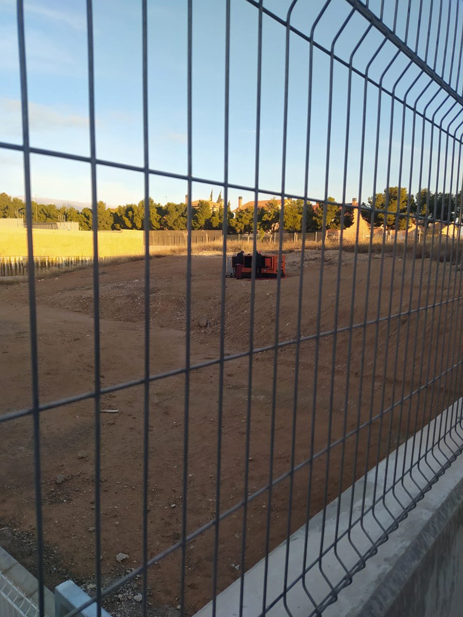 jigimen's tweet photo. @JLambanM  @felipefaci @isabelcasbas @Estelaferrergo1 @ArturoAliaga_ @MaytePerez2 Estado actual del #CPISoledadPuertolas Barracones sin luz ni calefaccion... maravilloso @heraldoes @periodicoaragon @RadioZaragoza https://t.co/RokEDf8opP
