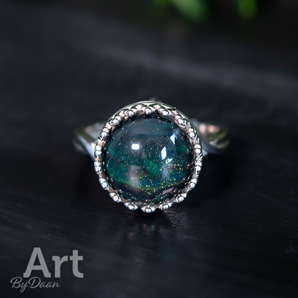 Bijzondere damesring met mosgroene steen 'The Green Eye' handgemaakte sieraden 
Delen=💜

#artbydaan

Klik hier 🔗 >

artbydaan.nl/handgemaakt/bi…