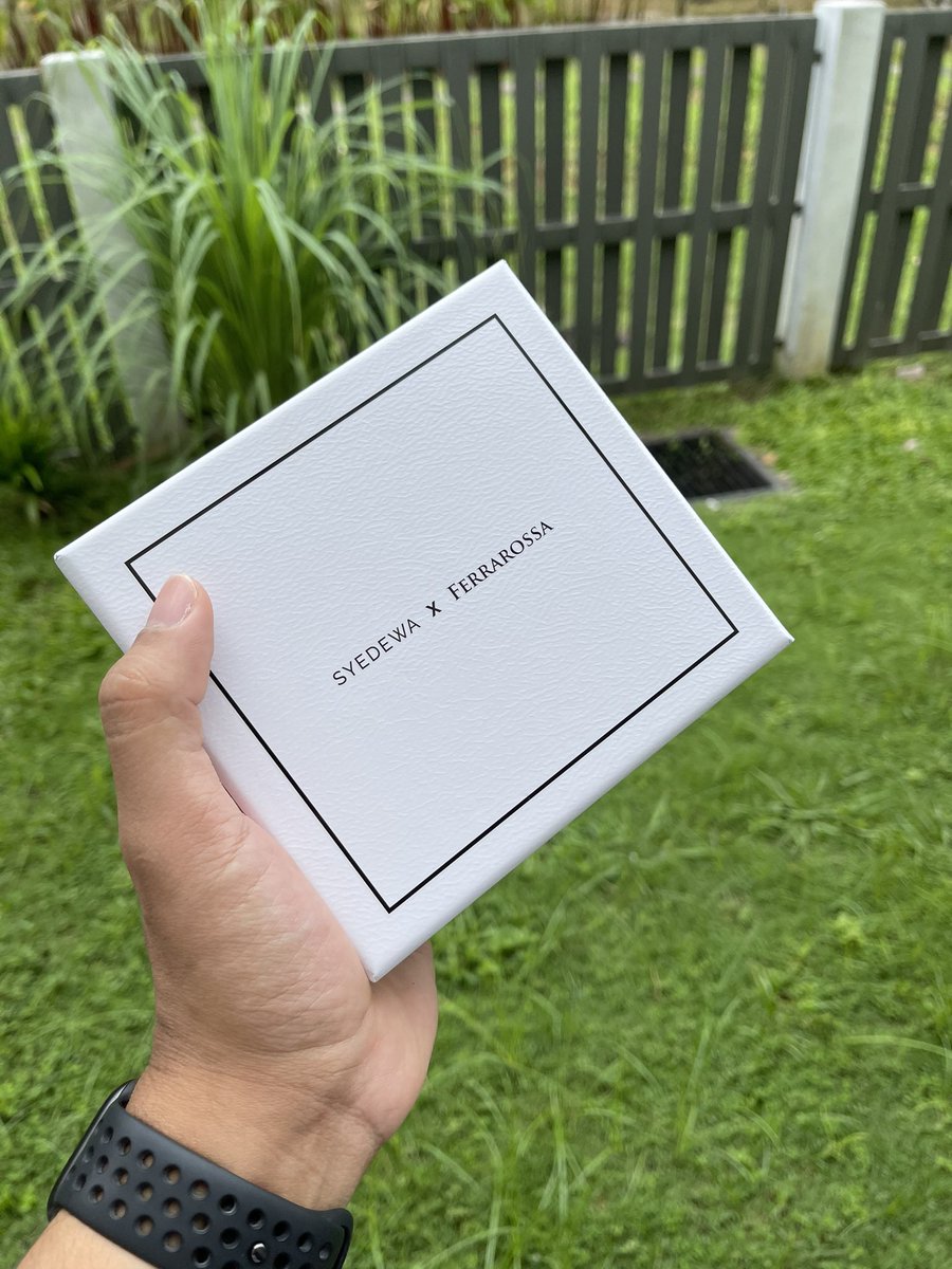 syedewa's tweet photo. 21/1/21 10am :) 

Koleksi ni hasil dari persahabatan dan rasa kasih sayang terhadap sahabat dari Tuhan.

Thank you FERRAROSSA sebab sudi menerima lamaran Syedewa Cosmetics untuk edisi ni.

Memang tak senang untuk 2 org from different brand utk collab walaupun sahabat karib https://t.co/KEplA5VW0Q
