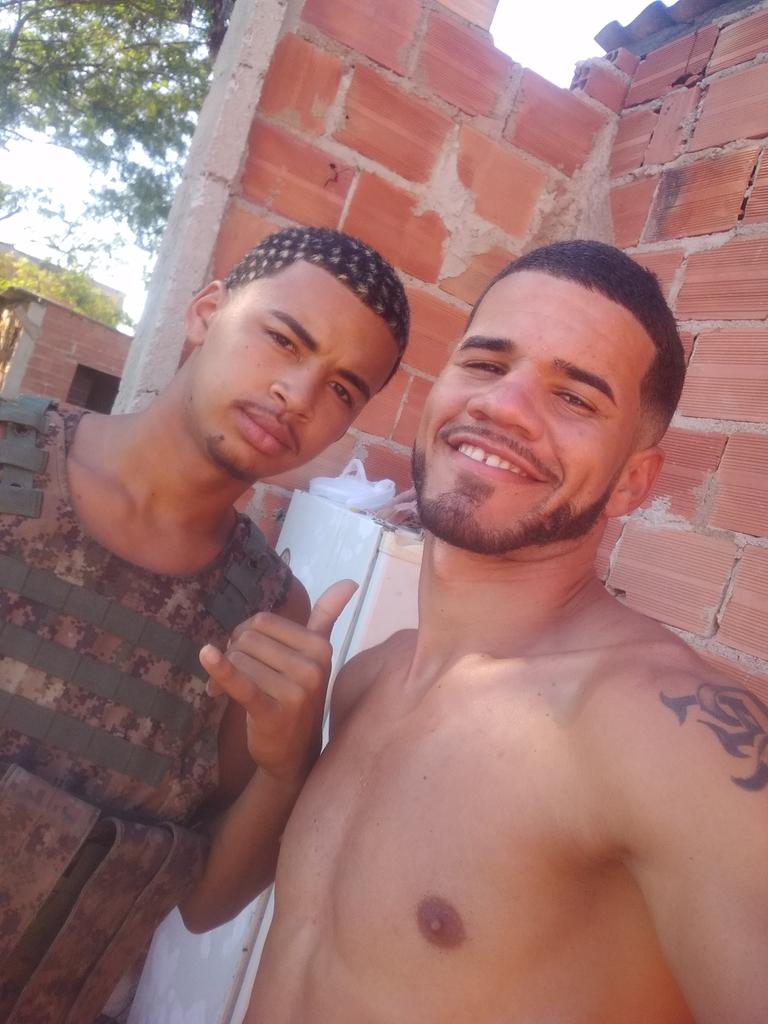 Parabéns irmãozão Que Deus te abençoe hj e smp tô com tô vc até o final te amo mlk ❤️💪🎉🙏👏