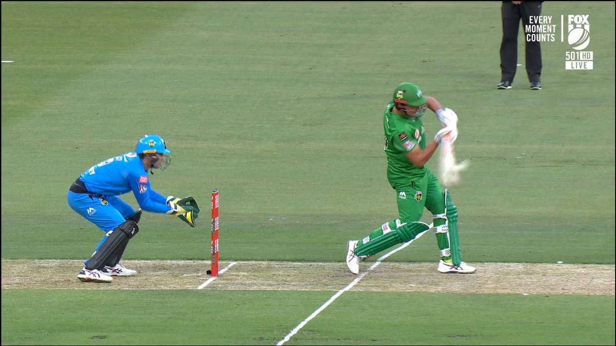 FlashCric's tweet photo. Just under waist height and Stoinis has to go!
LIVE COMMS: https://t.co/r24TjjvKsW
#BBL10 #BBL #STAvSTR https://t.co/eJJg9fAPlF