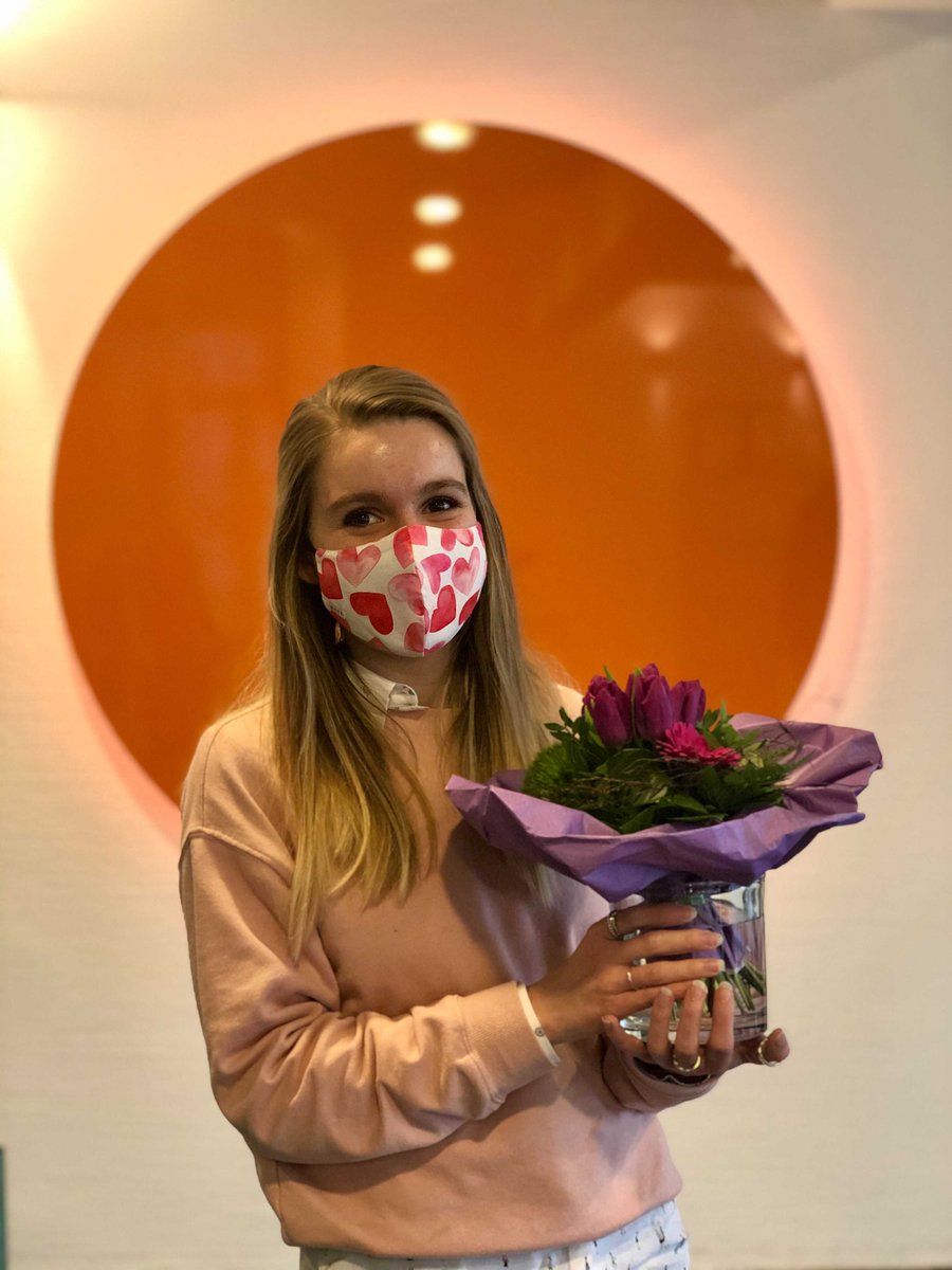 Gut, besser, Vanessa! Wir gratulieren zur sehr guten Abschlussprüfung und freuen uns auf die Zusammenarbeit mit dir als Kauffrau für Marketingkommunikation. Feier anständig. 👏🤩📝