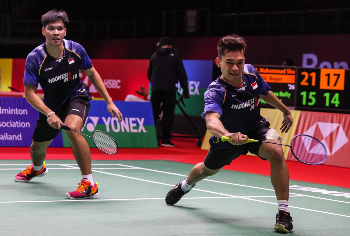 bwfmedia's tweet image. ⚠️𝘽𝙞𝙜 𝙧𝙚𝙨𝙪𝙡𝙩 𝙖𝙡𝙚𝙧𝙩⚠️

Young Indonesians continue remarkable run by beating Rio 2016 bronze medallists @ellis_marcus111 and @C_Langridge.

#HSBCbadminton #BWFWorldTour #YonexThailandOpen 

📸 @Badmintonphoto