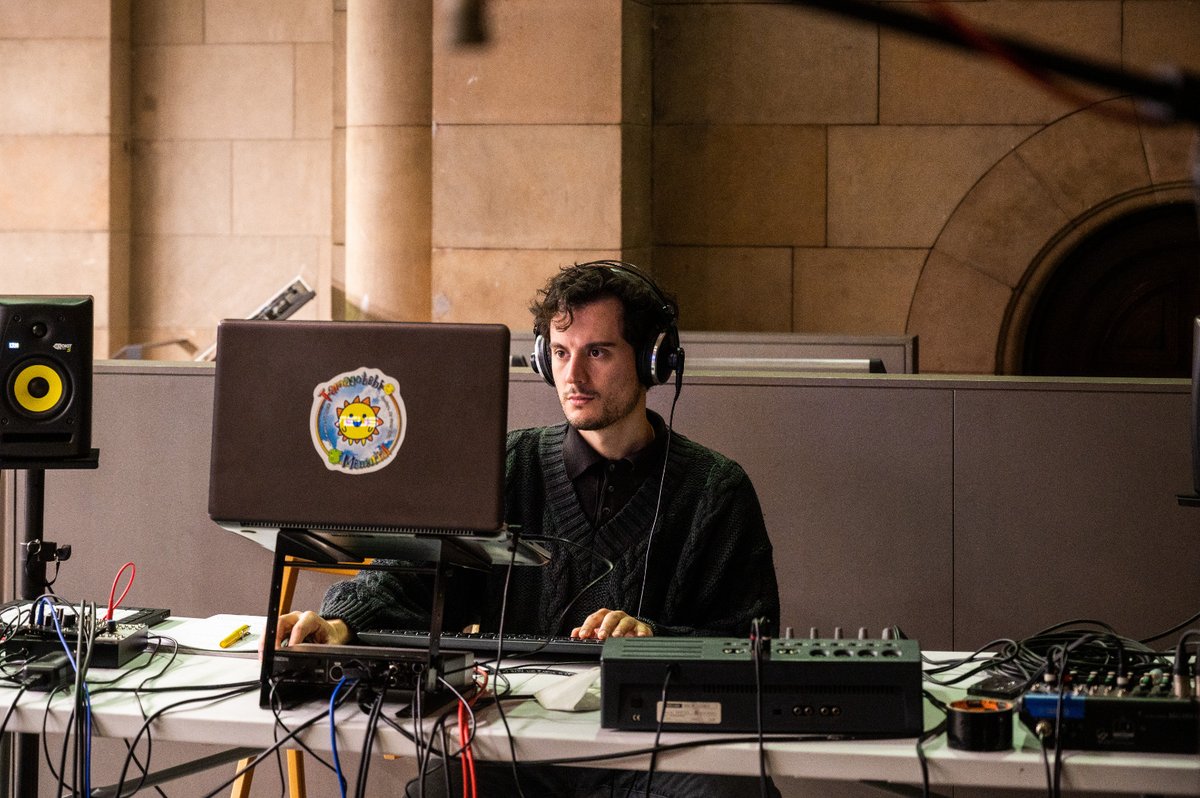 BSC_CNS's tweet image. 🎤 Estamos de grabación! 
Daniel Moreno grabando el álbum MySpace Dragon Hoard (Lost www music) hecho con fragmentos de los archivos recuperados de MySpace, el sonido de la batería de Andi Stecher en la capilla que alberga MareNostrum y el sonido del supercomputador
@LaCapellaBCN