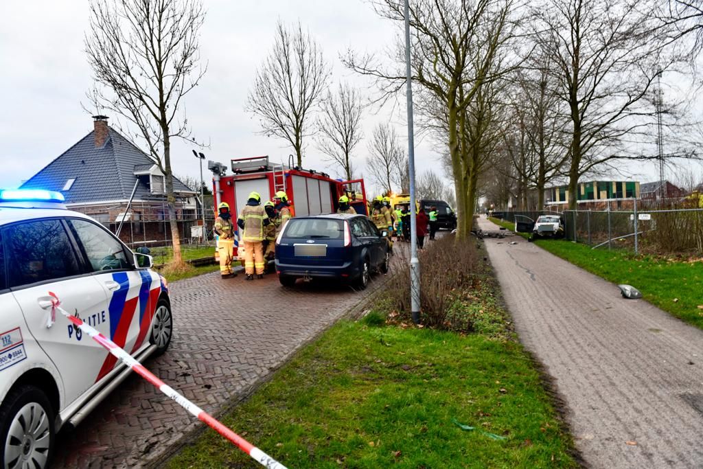 Lees alles over: "Politie zoekt massaal naar gevluchte automobilist Midwoud" op Medemblik Actueel | #automobist #gevluchte #medemblik #midwoud #ongeval #politie #traumahelikopter #zwaargewonde ..