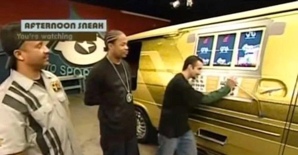 now this is find! IT’LL BE REALLY GOOD FOR THE ECONOMY. GOLD SLOT MACHINE VAN. Nothing like a painted pedovan to bring out those beautiful 7’s