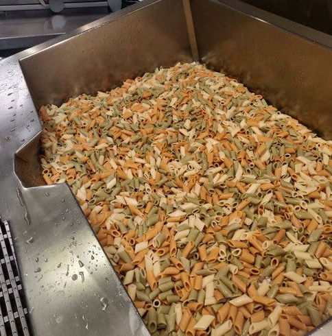 skereunpesado's tweet photo. yo haciendo pasta para uno https://t.co/RPeYJ3W1Jo