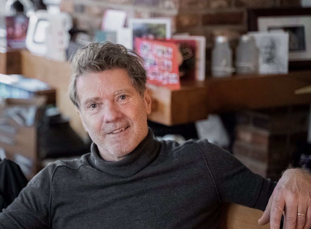 Wie is de man van de supermarkt in Hellendoorn met noaberschap in het logo? Rob Loomans vanavond en het hele weekend <a href="/Hoitv/">Orchid balcony</a> in Watbezieltje