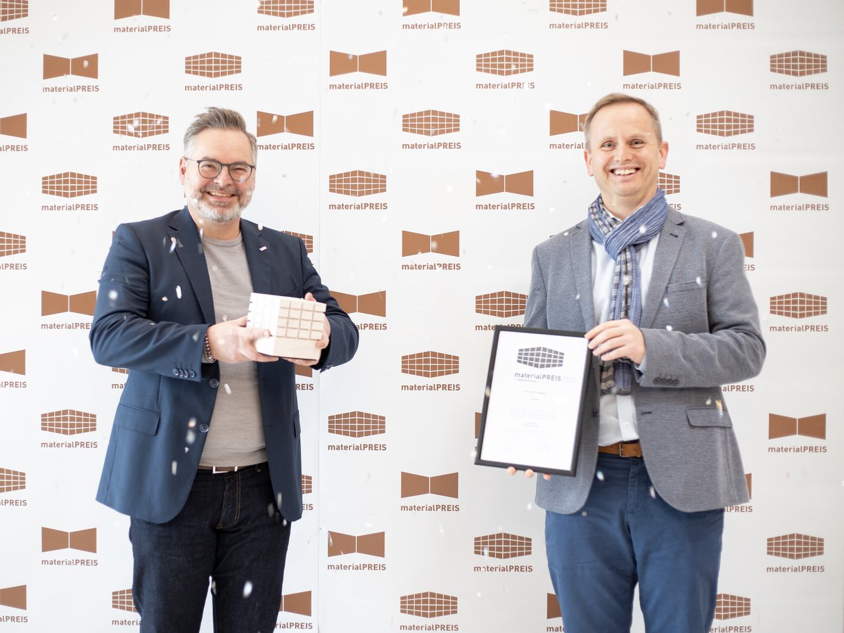 calostat's tweet photo. Die #Raumprobe in #Stuttgart lädt ein zur haptisch-digitalen #Materialpreisverleihung. Erleben Sie die Gewinnermaterialien des Materialpreis 2020, incl. Materialmusterbox. https://t.co/nJDrNFOuKo 
Klar, auch #CALOSTAT von #Evonik ist dabei. https://t.co/hYCUtOfEyD
