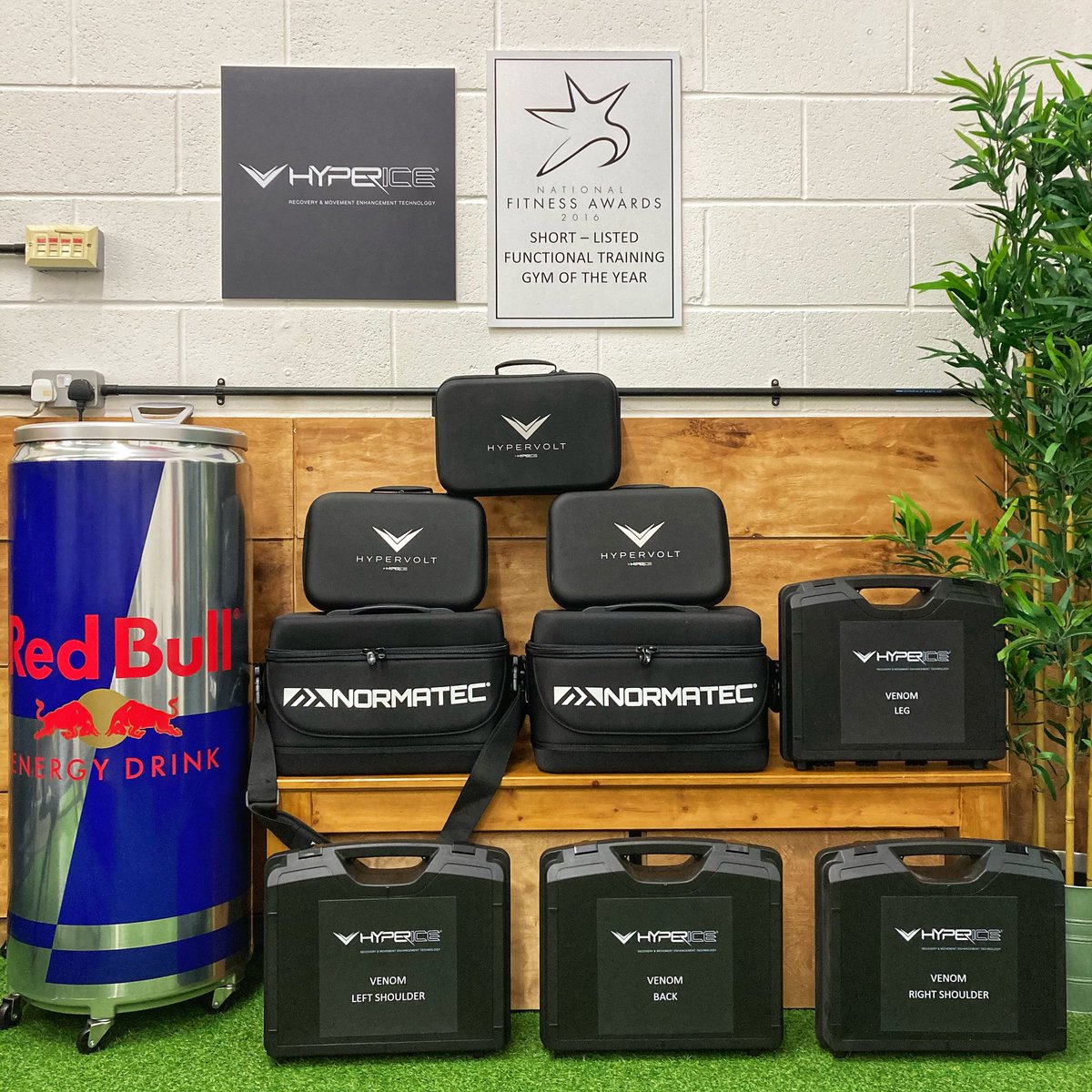 S3_Fitness's tweet photo. Recovery zone. 😎
Ah yeah...
@Hyperice_UK @RedBullUK

#recovery #chill #relax #hyperice #hypericehypervolt #hypericevenom #normatech #massage #vibration #compression #fitness #fitnessmotivation #workout #workoutmotivation https://t.co/dAHhBsriTK