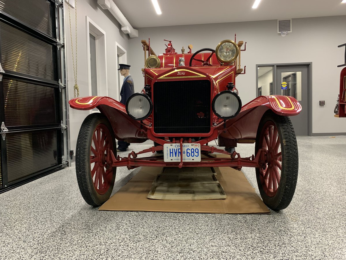 ChiefJimTubb's tweet image. Happy Birthday to West Perth’s first fire truck. The 1921 turns 100 this year and will spend the momentous occasion in the new West Perth fire hall! #HappyBirthday