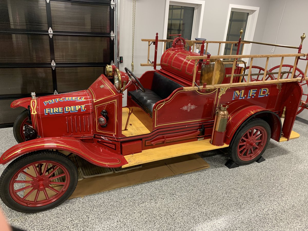 ChiefJimTubb's tweet image. Happy Birthday to West Perth’s first fire truck. The 1921 turns 100 this year and will spend the momentous occasion in the new West Perth fire hall! #HappyBirthday