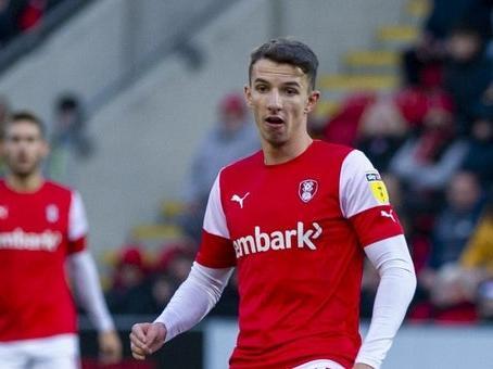 6) Daniel Tan Barlaser (Rotherham) 4.5m The ex Newcastle defensive midfielder may be the differential enabler people seek for 3 DGW's to tick along and enable something more maverick in defence or for 2 premium midfielders. Surely he's barely owned.
