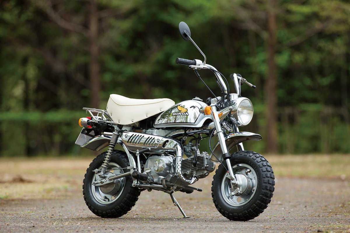 Honda History 歴代ホンダバイク 1970年代 Monkey Z50j Limited 79 1979年1月 モンキーにメッキカラーを採用した特別仕様車 リミテッド を発売 空冷4サイクル単気筒ohc 排気量49cc 最高出力2 6ps 7 000rpm 最大トルク0 3kgf M 5 000rpm