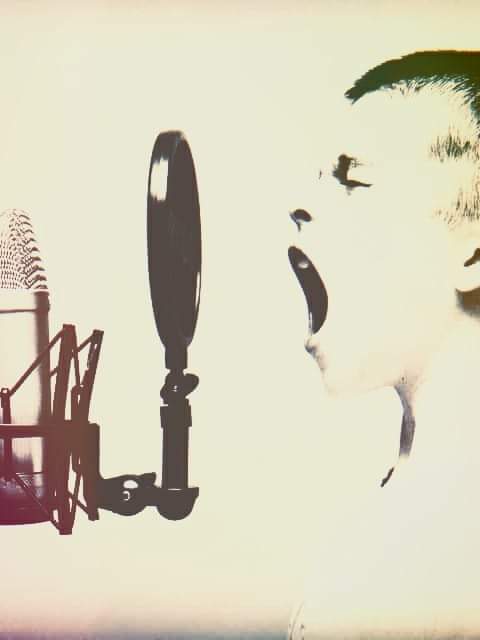 قال حكيم:
لكَي يَتعَلّم الجَميع أن يَقولوا الحَق،
 يَجب أن يَتَعَلّموا سَماعَه.🖤