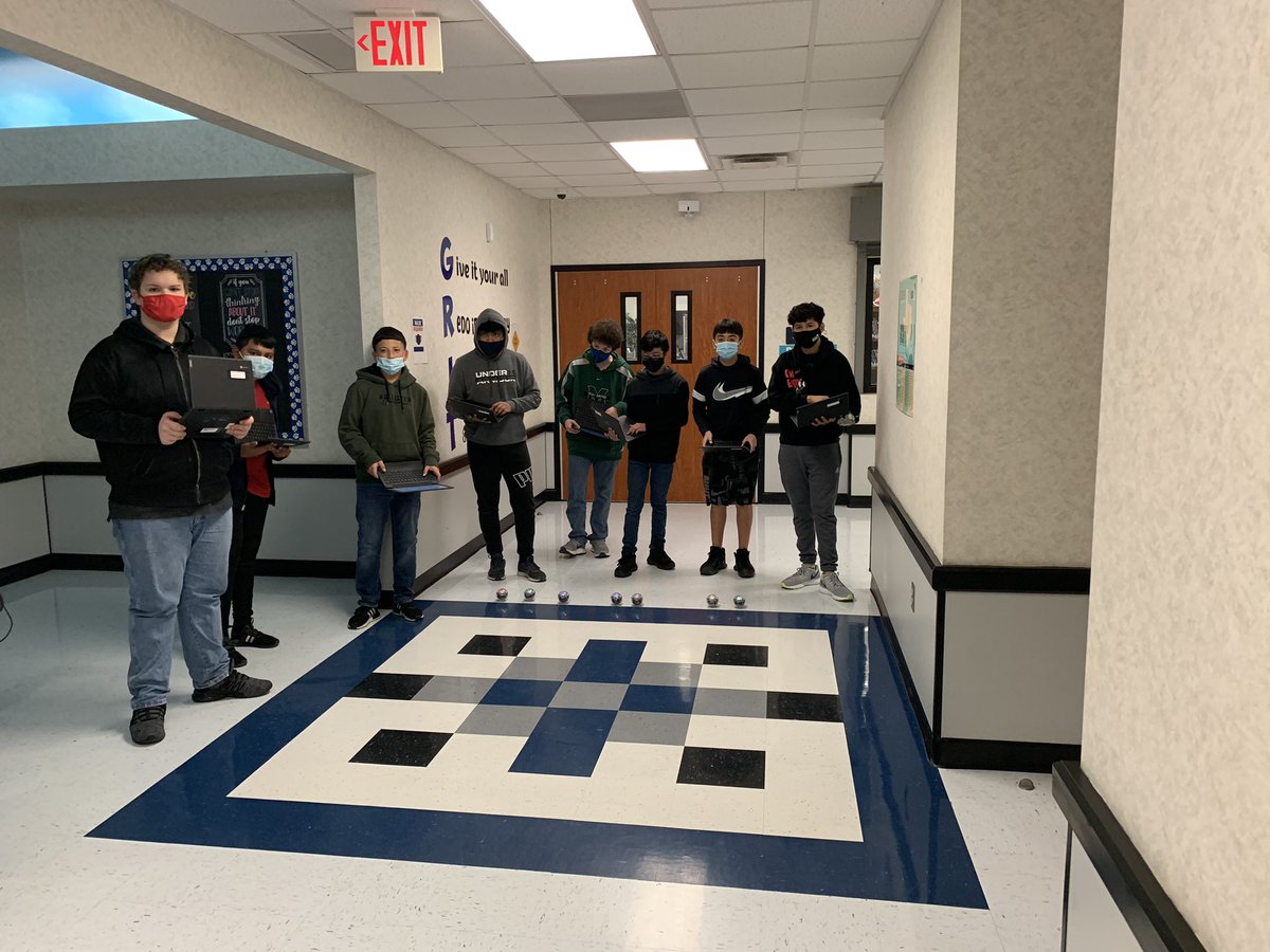 riceisdpd's tweet photo. Coding class driving spheros today at the IMS. #weareRice https://t.co/HdtcdWV8dp