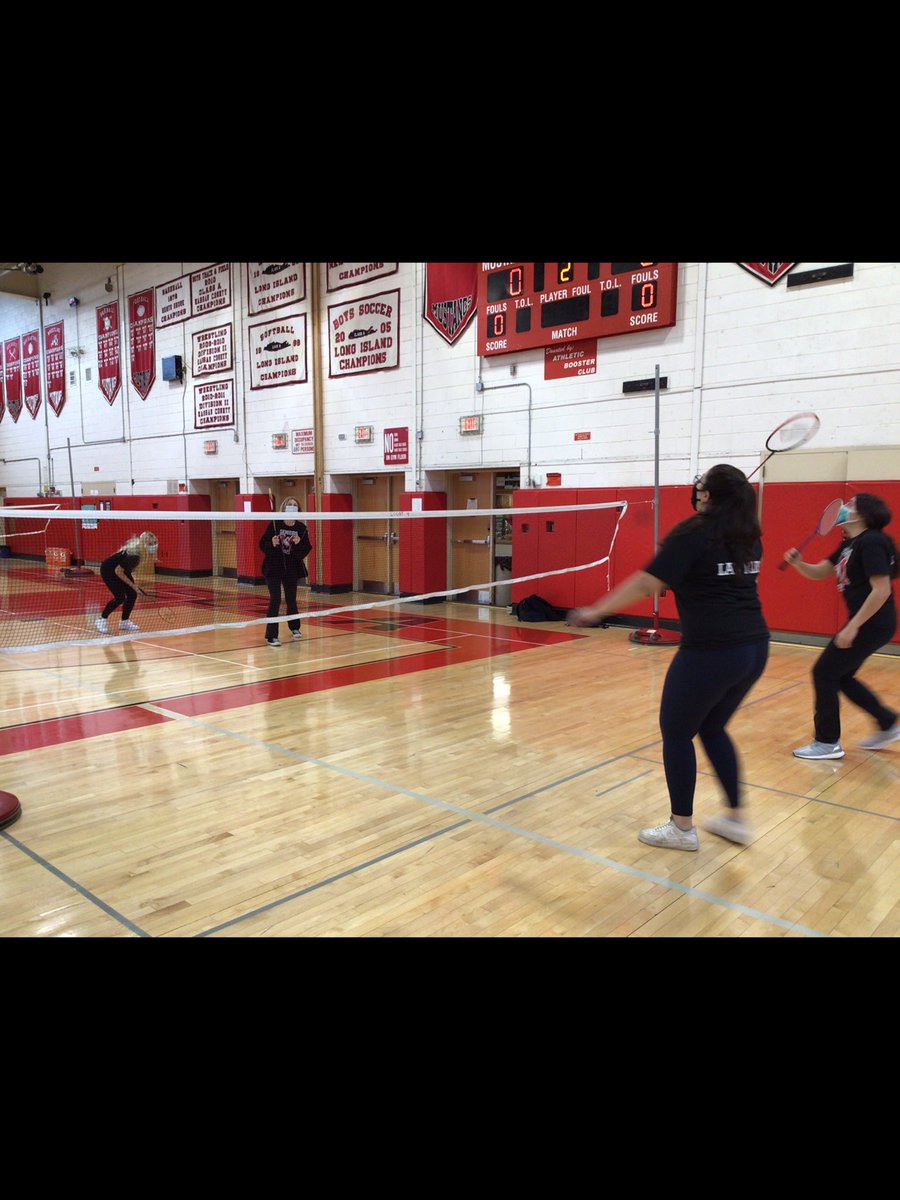 Our MHS seniors are pumped up and ready for SENIOR DAY! 🏸 #mineolaproud❤️