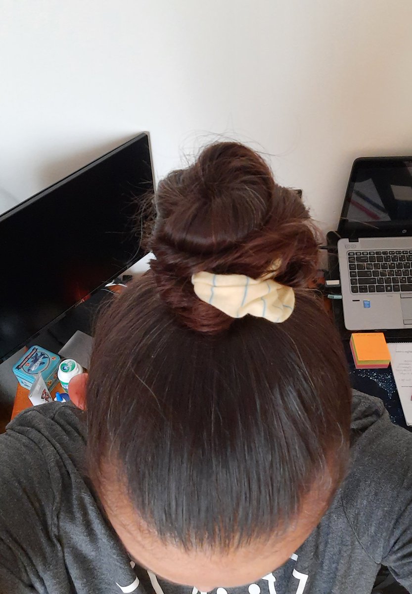 Carike_B's tweet photo. My clippy scrunchie keeping the hair in place while it's super hot outside in Jozi 🇿🇦 🌍 Thank you! #Pycon2020 @pythonvscode #Clippy https://t.co/Zo2AcPmu8Z