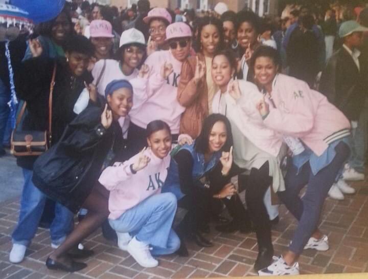 LoveThePuck's tweet photo. #FlashbackFriday #AE #VSU #AKA113 #Spr94 #4 #AKA1908 💚💗💚💗 https://t.co/EfkYx14IyU
