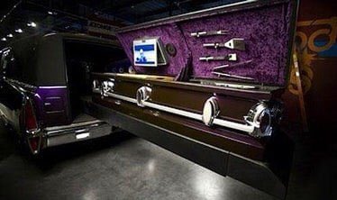 okay you’ve heard of hell’s kitchen, now get ready for the food truck Cadillac!I would want nothing more than to eat some ribs out of what could be prince’s purple velvet car