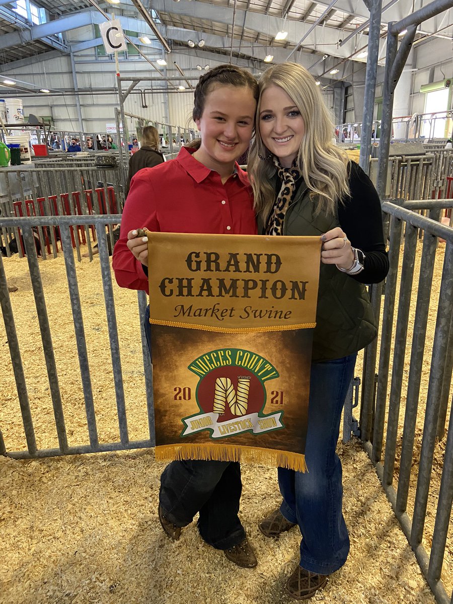 7Kenz's tweet photo. 2021 NCJLS Grand Champion Market Swine!! This is a huge milestone for my family! 💜
Super proud of my little powerhouse sister!💞 https://t.co/UyHRQrSGBK