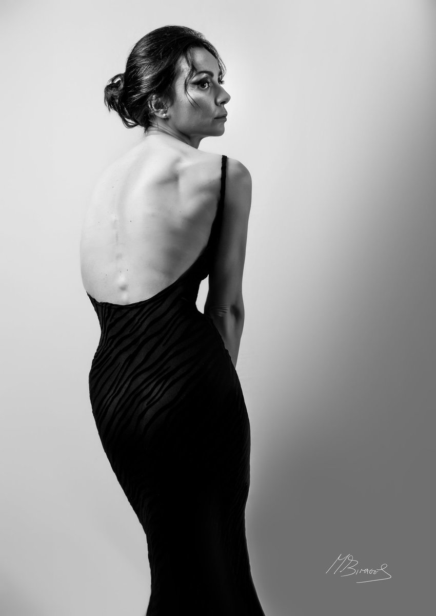 Uno scatto dal set fotografico con <a href="/LauraScanziani/">Laura Scanziani</a> 

Seguitemi anche su instagram:
Instagram.com/creative_conce…

#fotografia #seregno #monza #moda #photooftheday #photographer #photo #fashionstyle #eleganza #NOIR #brianza #vitadafotografo